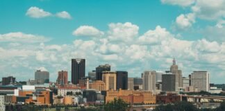 Kota Layak Huni Dimulai dari Pemerintahan yang Layak Dihormati aerial photography of high rise building